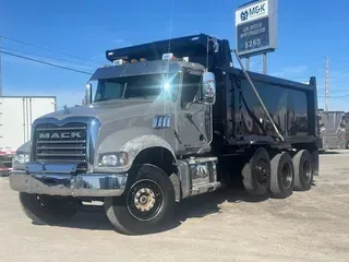 2021 MACK GU713