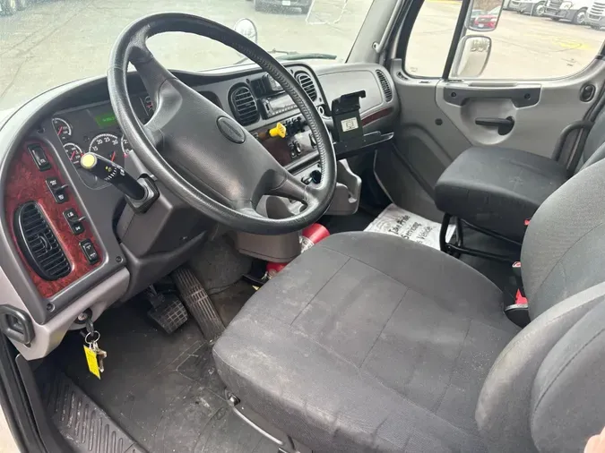 2019 Freightliner M2 106