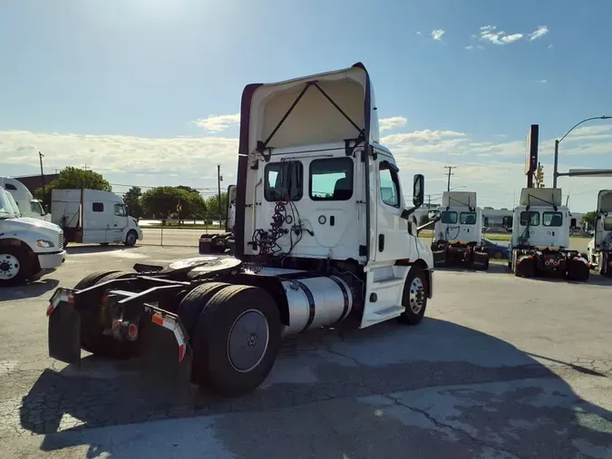 2019 FREIGHTLINER/MERCEDES NEW CASCADIA 116