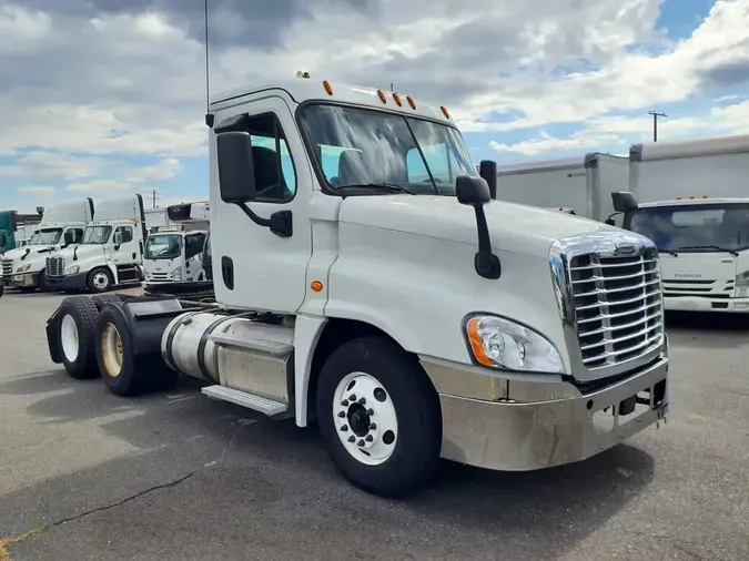 2019 FREIGHTLINER CASCADIA 125