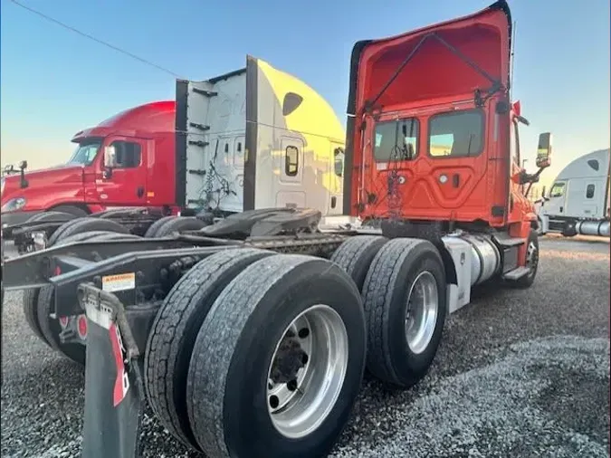 2018 FREIGHTLINER/MERCEDES CASCADIA 125