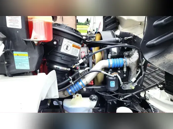 2019 FREIGHTLINER M2-106
