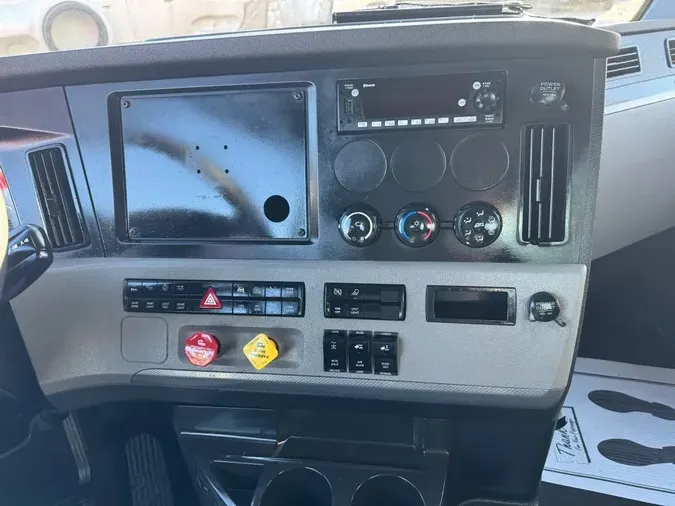 2022 FREIGHTLINER Cascadia 126