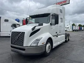 2020 VOLVO VNL760