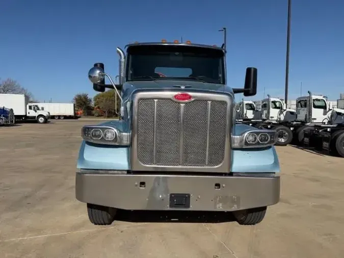 2023 Peterbilt 567