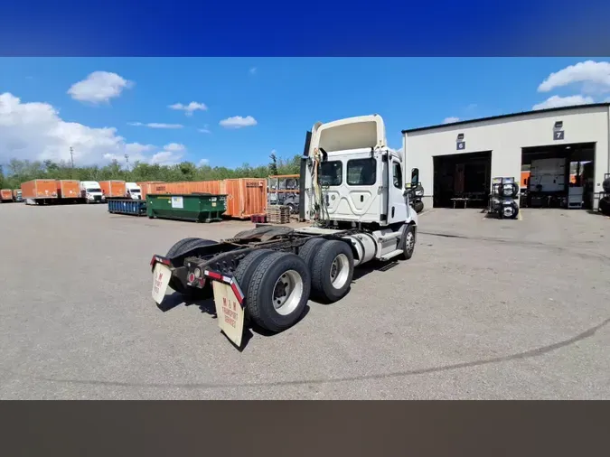 2020 Freightliner Cascadia 126e9e825edfdb6fa3bbc2ceb52665ae005
