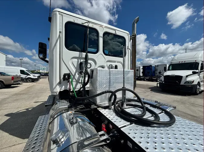 2024 Freightliner Cascadia 126