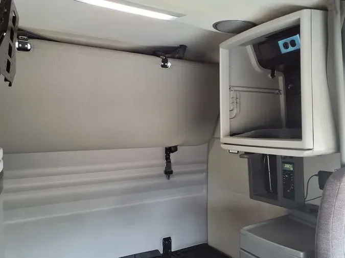 2020 VOLVO VNR64T-640