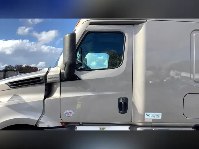 2022 Freightliner Cascadia 126e9f89b267724ead6ec1d810bfccf48ea