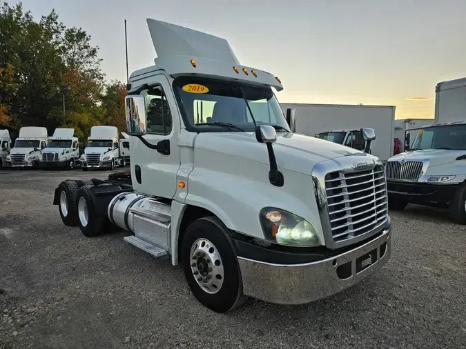2019 FREIGHTLINER/MERCEDES CASCADIA 125