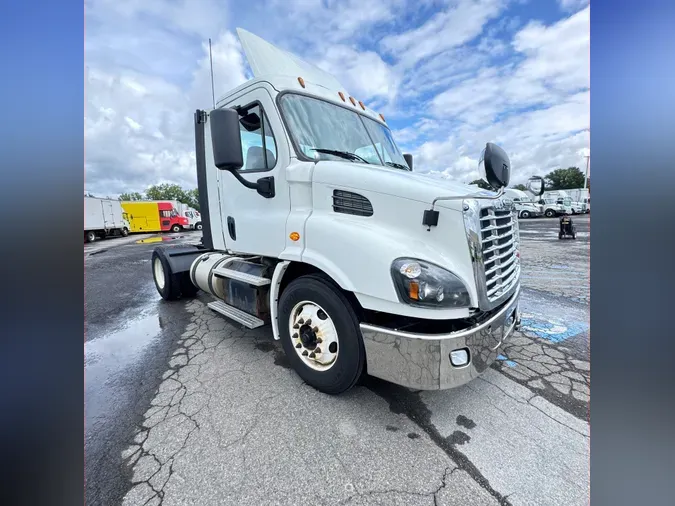 2018 FREIGHTLINER/MERCEDES CASCADIA 113