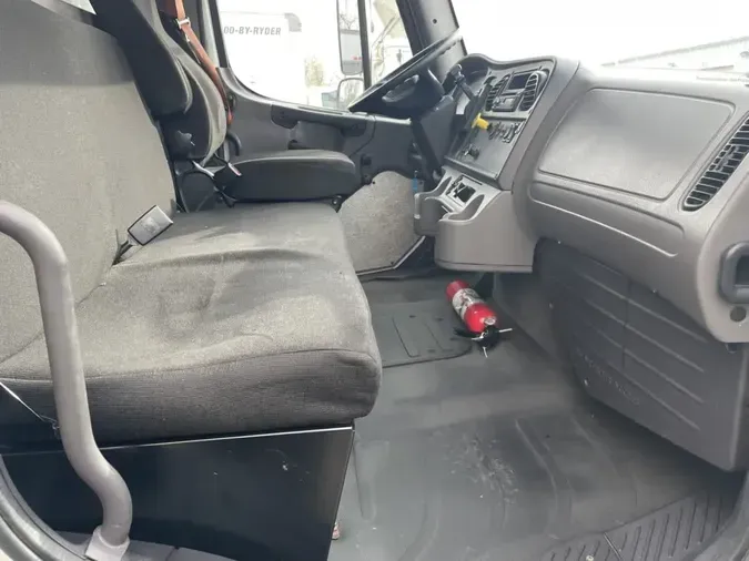 2016 FREIGHTLINER/MERCEDES M2 106