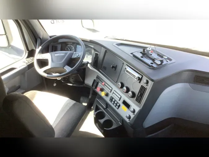 2022 Freightliner Cascadia 126