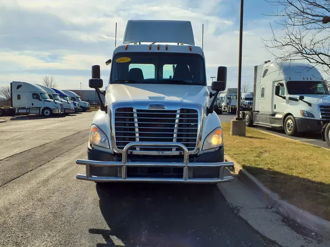 2017 FREIGHTLINER/MERCEDES CASCADIA 125