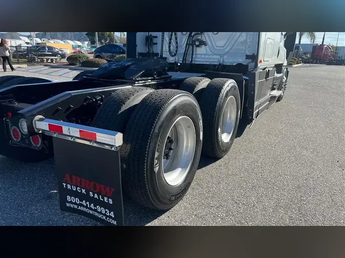 2021 FREIGHTLINER CA126