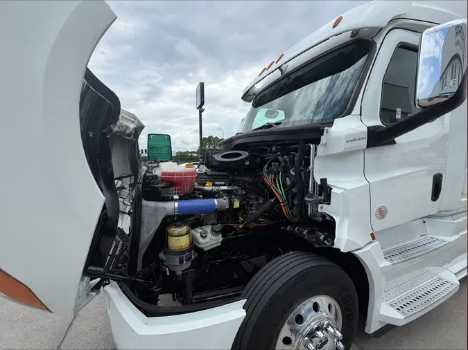 2020 Freightliner Cascadia 126