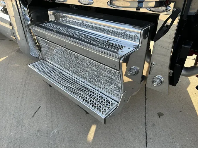 2022 Peterbilt 389