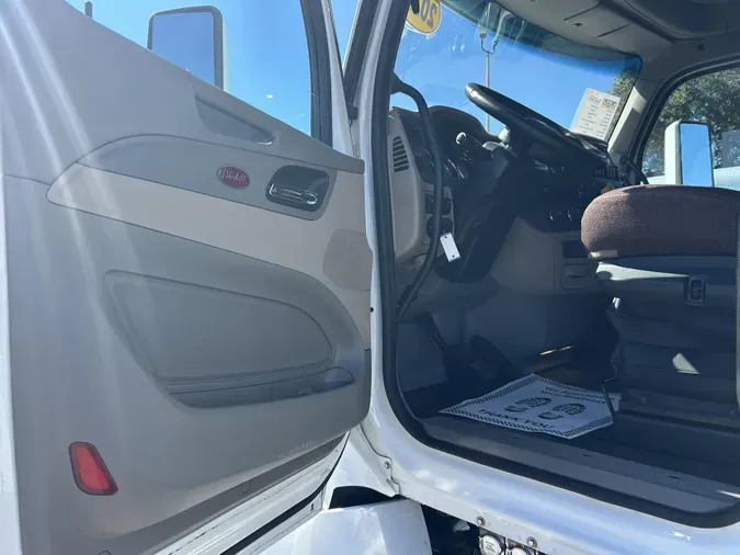 2022 Peterbilt 579