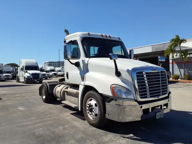 2019 FREIGHTLINER/MERCEDES CASCADIA 125