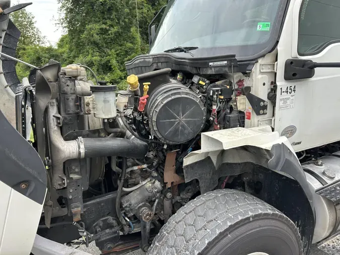 2019 International HV613