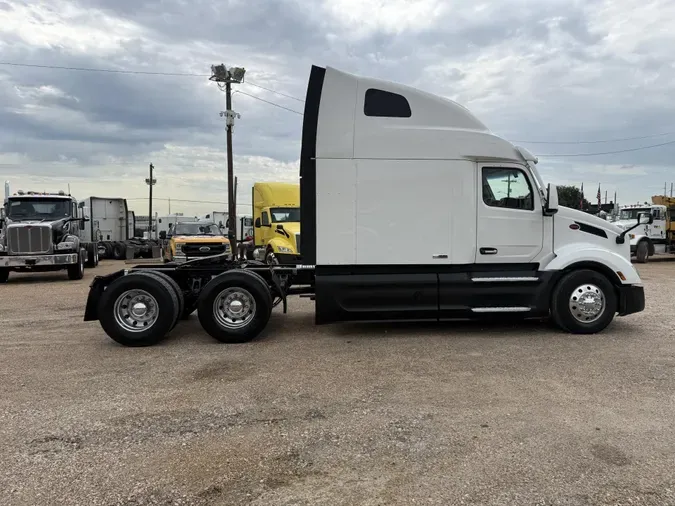 2022 Peterbilt 579ea17075d2ce0ce46a54d9cf895e1555e