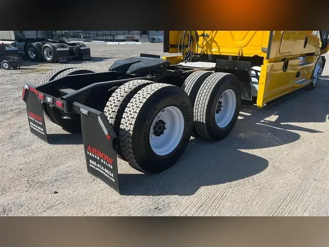 2020 FREIGHTLINER CA126