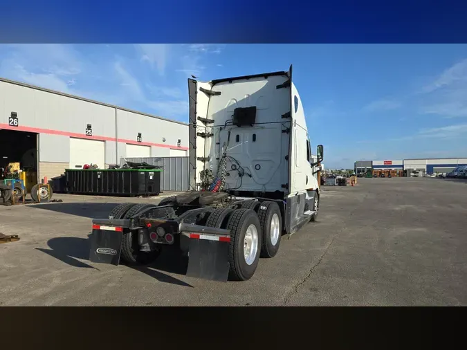 2022 Freightliner Cascadia 126