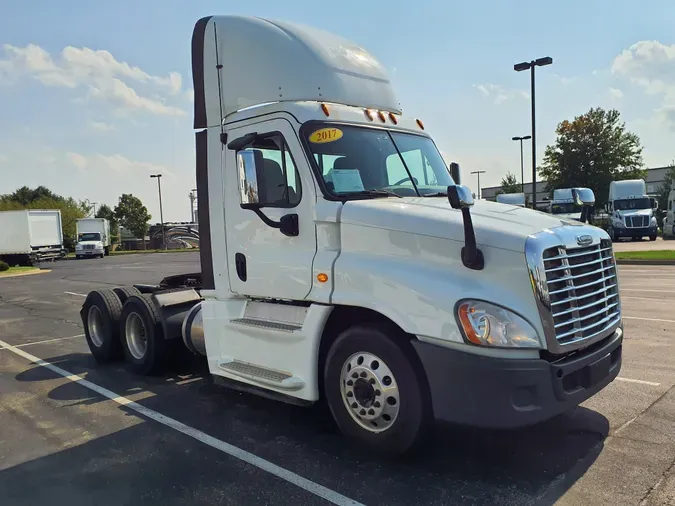 2017 FREIGHTLINER/MERCEDES CASCADIA 125