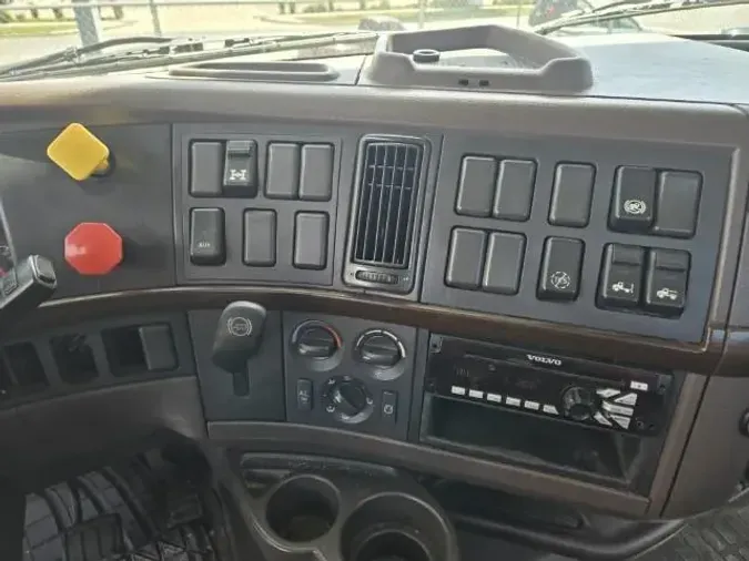 2016 Volvo VNL64T300ea1c38e3e154ce509f1f0ccb35cd0ad7