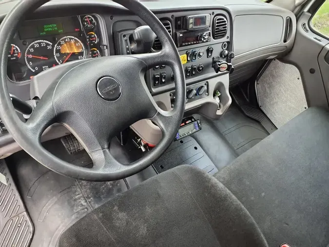 2019 FREIGHTLINER/MERCEDES M2 106