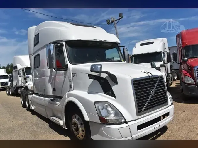 2016 VOLVO VNL64T780