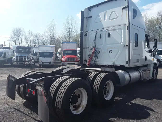 2020 FREIGHTLINER/MERCEDES CASCADIA 125