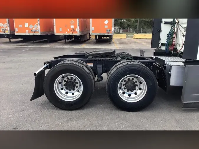 2023 Freightliner Cascadia 126