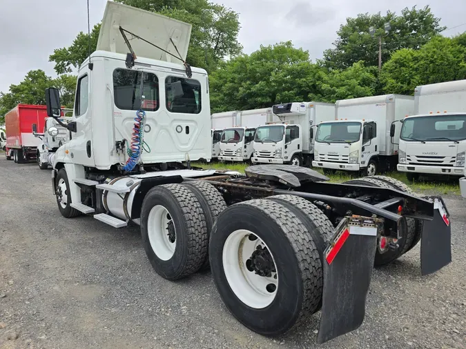 2018 FREIGHTLINER/MERCEDES CASCADIA 125