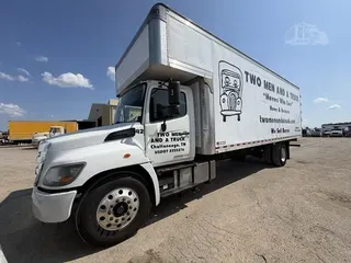 2017 HINO 268