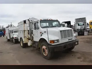 2001 INTERNATIONAL 4700
