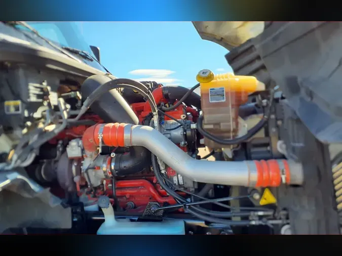 2020 NAVISTAR INTERNATIONAL LT625 SLPR CAB