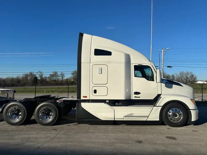 2025 Kenworth T680