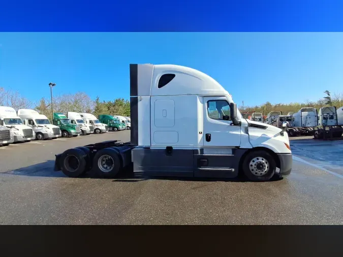2023 Freightliner Cascadia 126