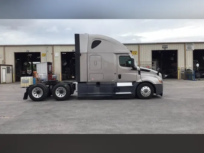 2023 Freightliner Cascadia