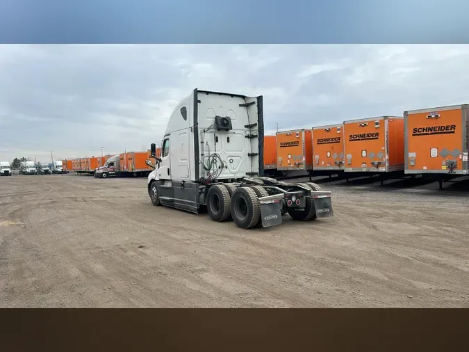 2022 Freightliner Cascadia 126