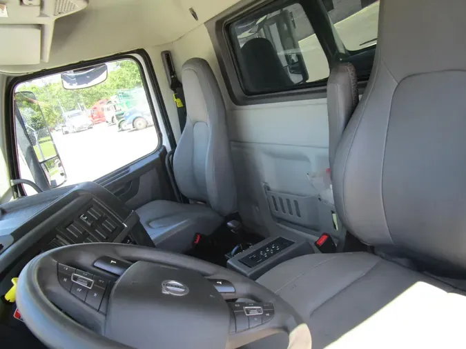 2022 Volvo VHD