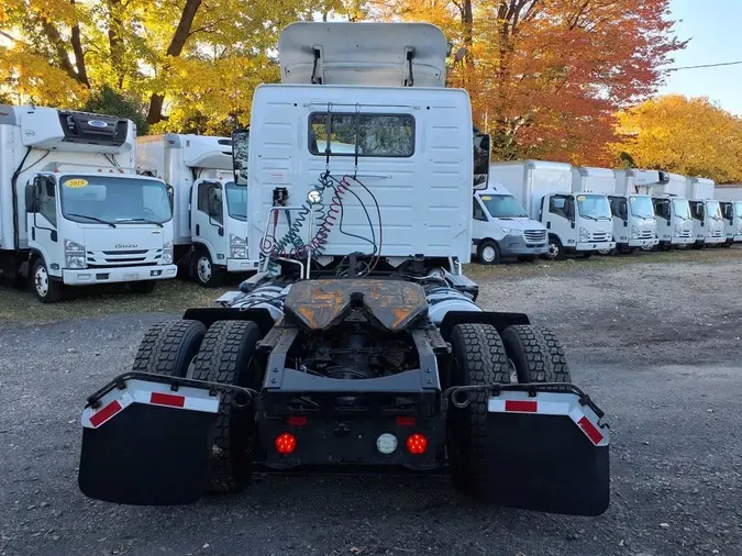 2019 VOLVO VNR42T 300