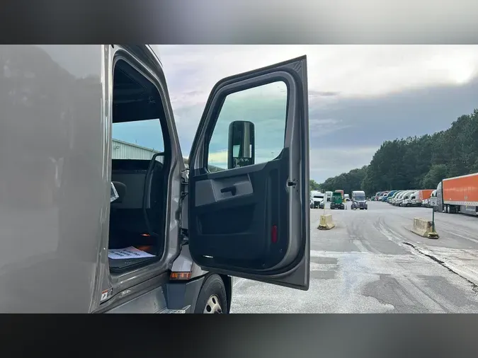 2022 Freightliner Cascadia