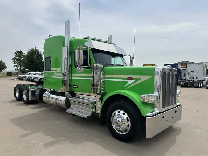 2025 Peterbilt 589ea40599d240eaa34c362494bceff1a3c