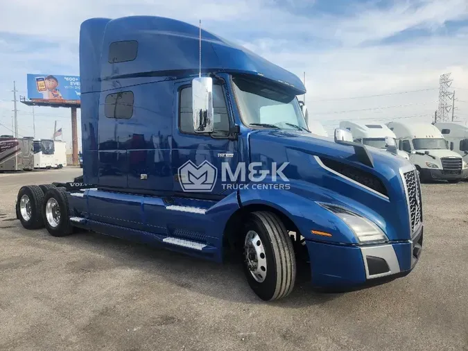 2021 VOLVO VNL64T760