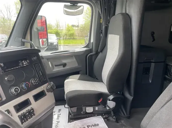 2020 FREIGHTLINER CA126