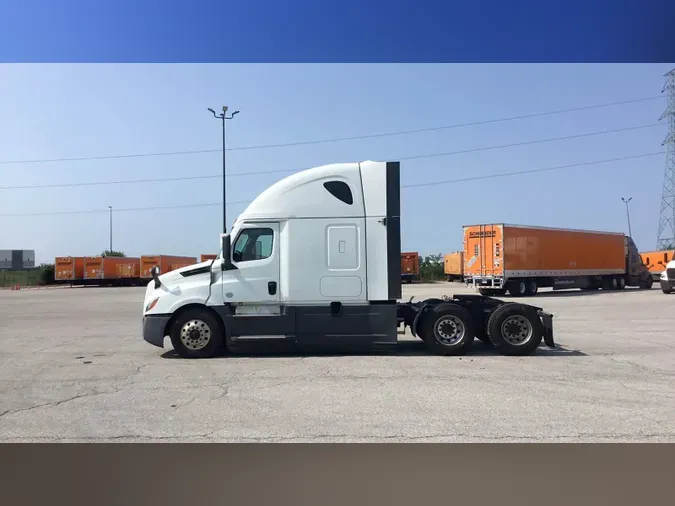 2023 Freightliner Cascadia 126ea42c057e11553e2f83af32bac3a18bd