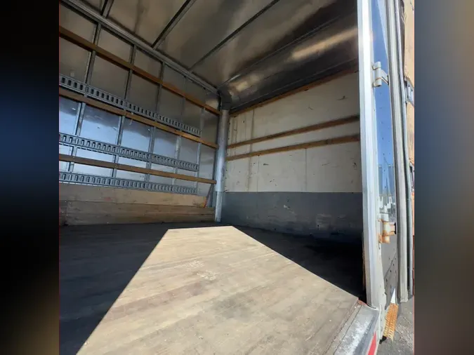 2018 FREIGHTLINER/MERCEDES M2 106