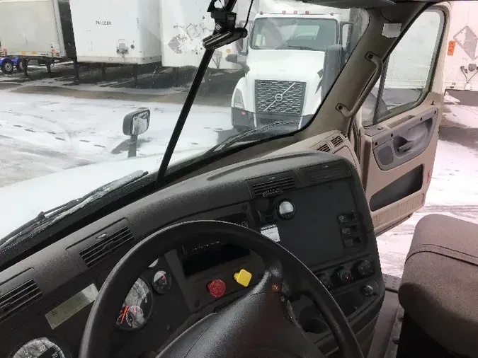 2017 Freightliner X12564ST